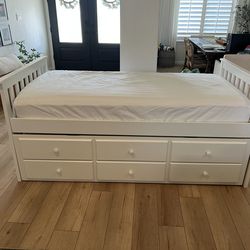 Ashley Furniture Lulu Collection Twin Trundle Bed