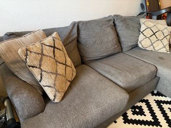 Cozy Sectional – Must Go!