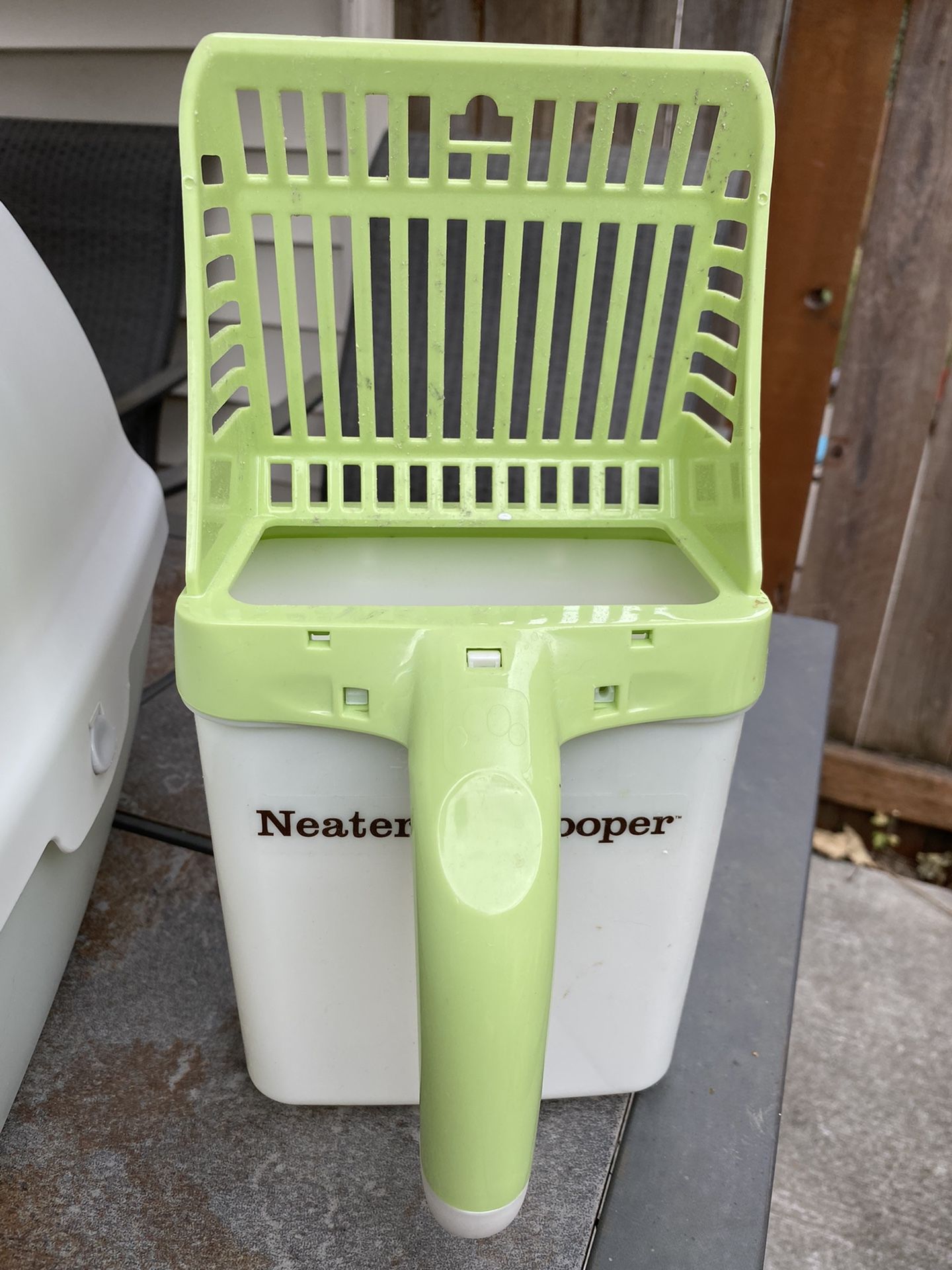 Kitty Litter Scooper Plus Green Waste Bags And Mountable Holder!