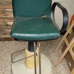 Our Lady Of Assumption SALE!
1313 W BuchananAve. Harlingen

Wood desks  $30 
Barber chair $75
Hair cuts
Couch $10 
Center sectional connection

Call R