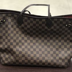Louis Vuitton Neverfull 