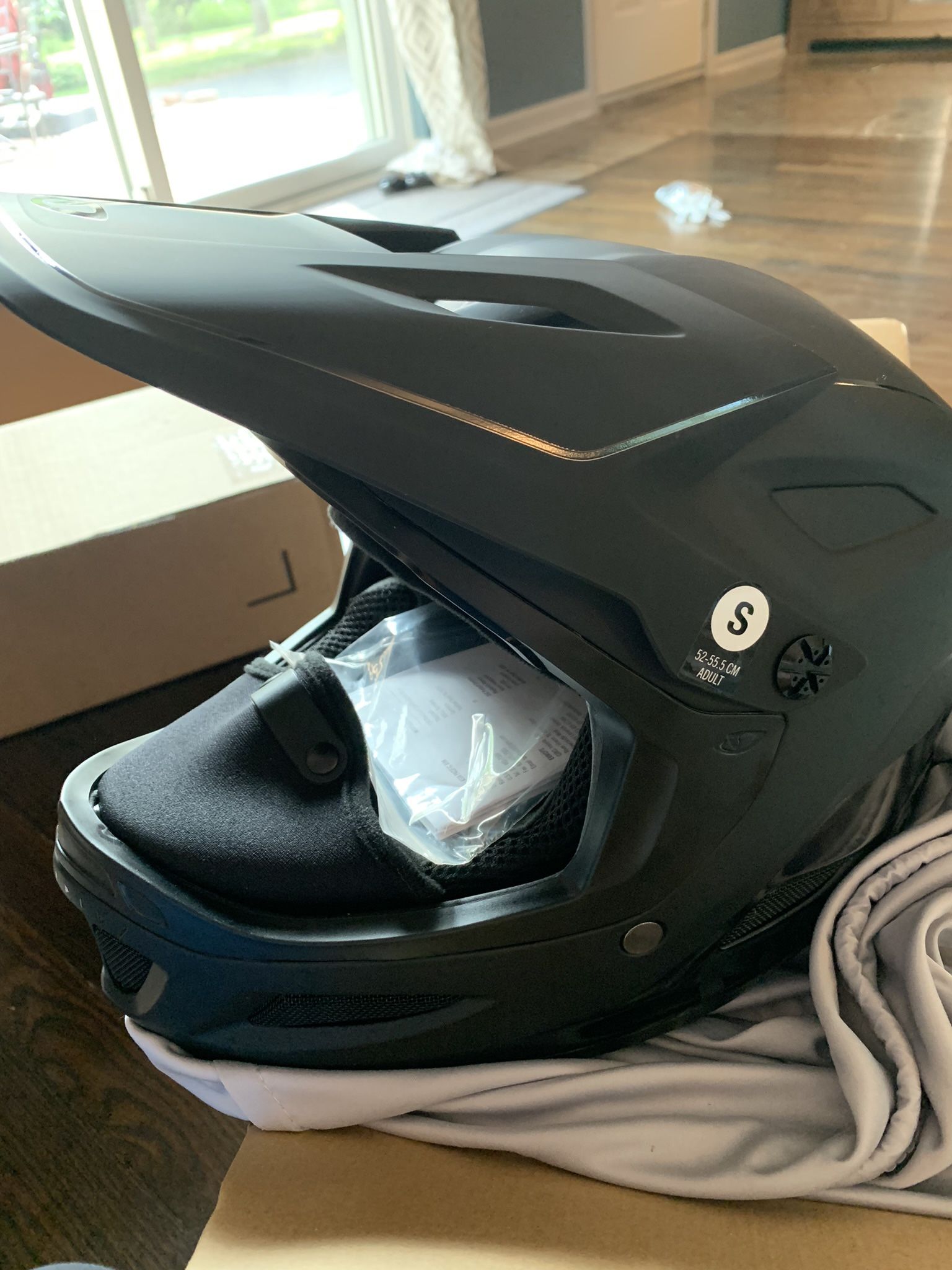 New Giro Snowsports Helmet