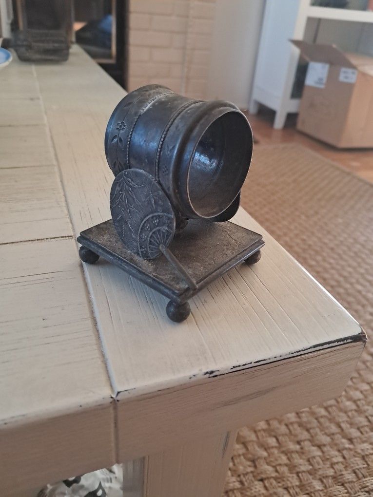 Antique Meriden & Co. Victorian Silver Napkin Holder