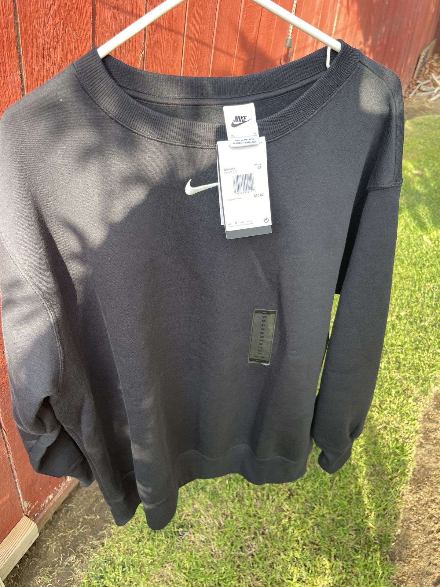 Nike Swuater Women's