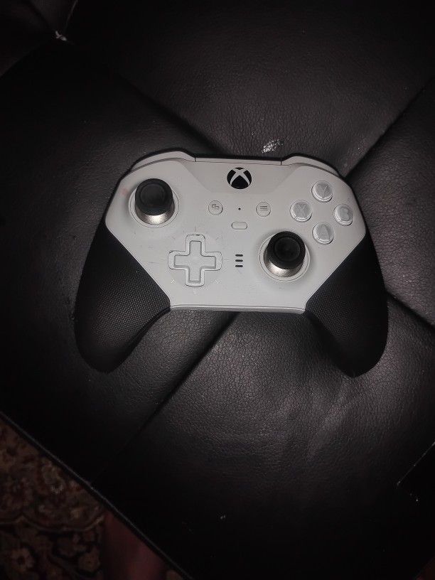 The Xbox Elite Series 2 Wireless Controller Brand New