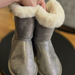 Gray Metallic "Ugg Style" Boots With Faux Fur & Ribbon Ties , Girls Size 4