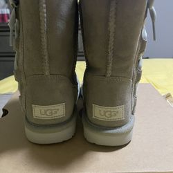 Girls Ugg Sz 13