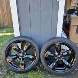Gloss Black 19” Wheels Pirelli P Performance Tires 