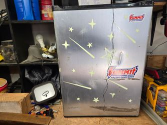 Welding gun w/sealed cabinet and glasses ,steel brush and rods