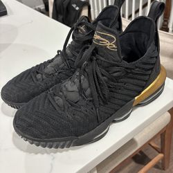 🔥 Nike LeBron 16 “I’m King” – Black & Gold – Size 13 – Great Condition 🔥