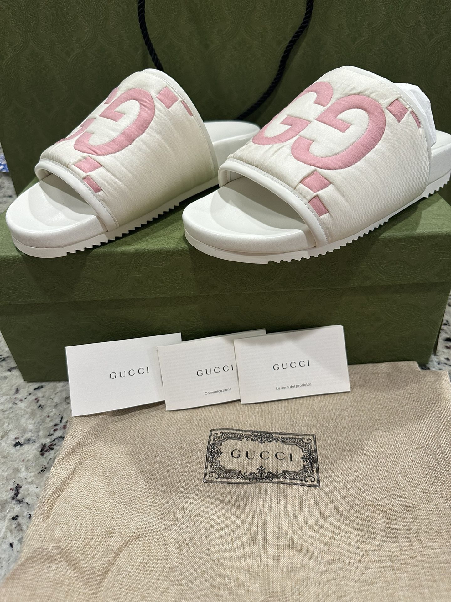 Authentic Gucci  US 9 Women padded Slides 