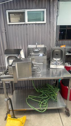 Aluminum sinks - $200 each