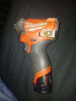 Milwakee impact M12 drill