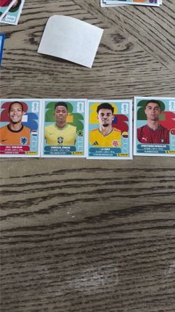 Paninis card (Van dijk, Vinicius Jr, Luis Diaz, Cristiano Ronaldo)