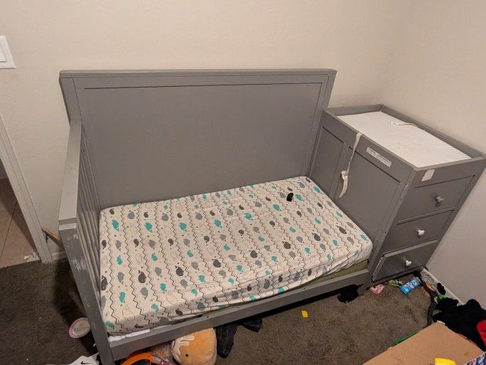 Crib With Changing Table