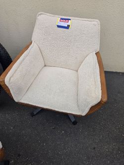 Accent Chairs