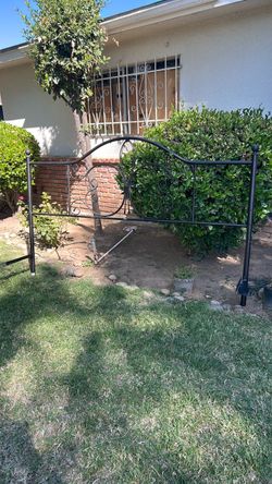 Metal bed frame size Queen