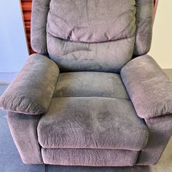 Serta Electric Push Button Power  Recliner Chair – Works Great 
