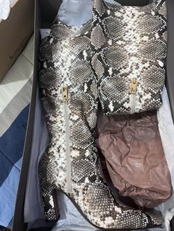 Women’s Boots Size 6 1/2
