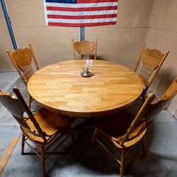 BIG  ROUND  TABLE! - FREE DELIVERY!