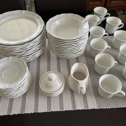 Mikasa Dinnerware Set