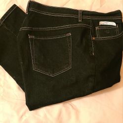 NEW Gloria Vanderbilt Amanda 18 Missy Denim Blue Jeans 86% cotton, 13% poly, 1% Spandex, 38 W x 28 L Great for 5'2" and under. East, west or north