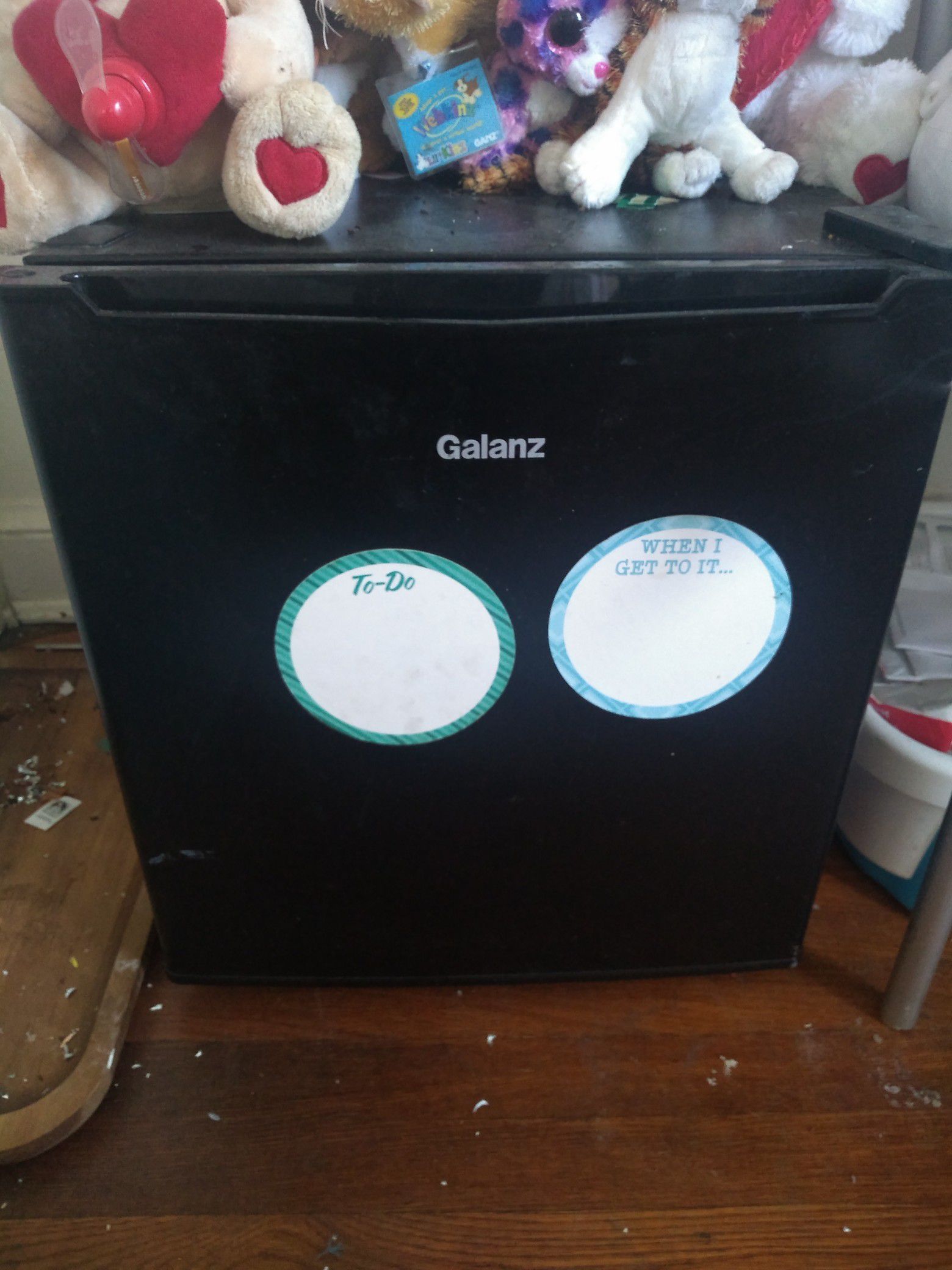 Galanz mini fridge /refrigerator for bedroom/college