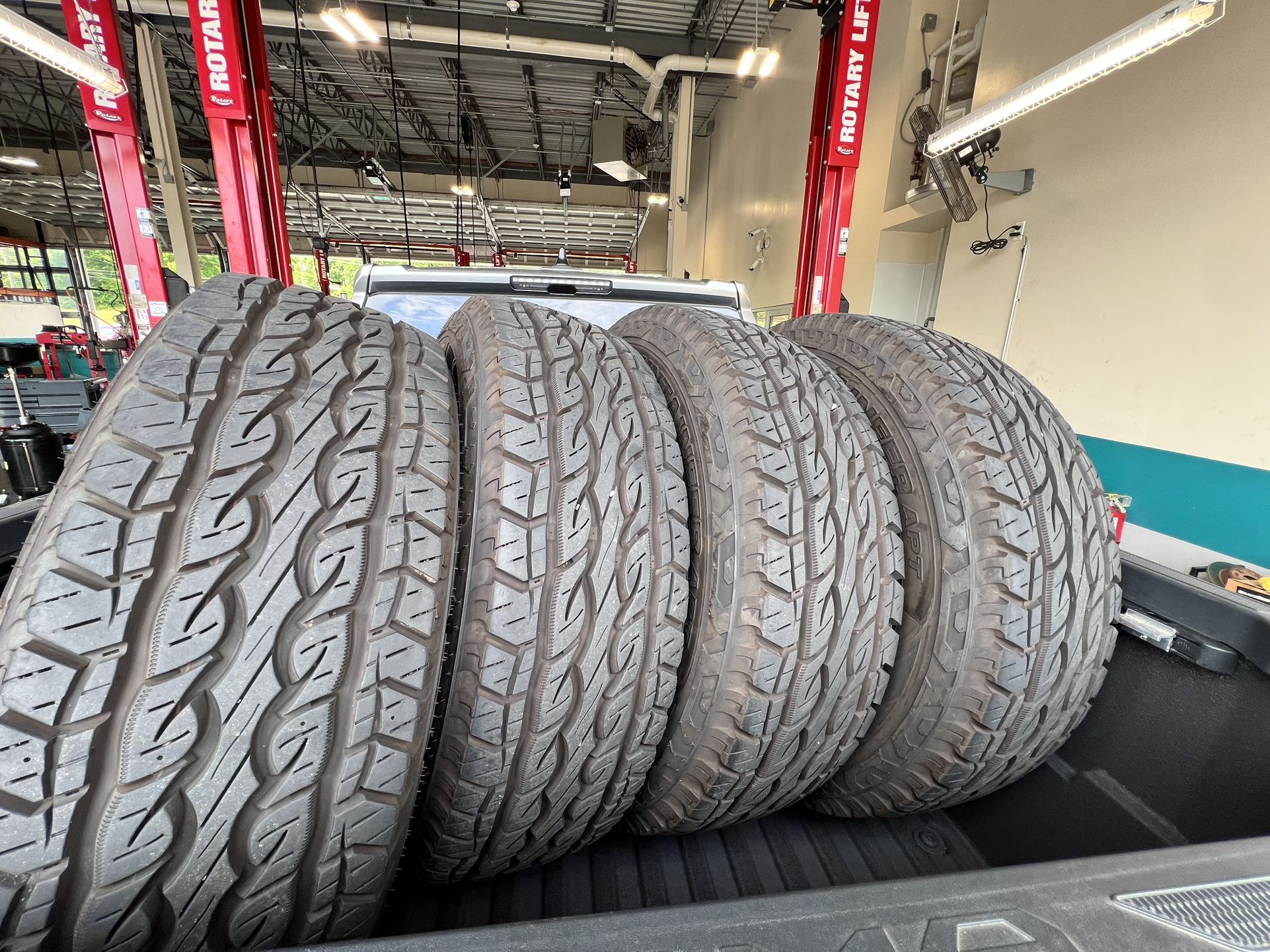 275/70R18 LT SET OF 4