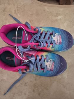 Skechers memory foam size 4