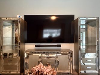 Entertainment center
