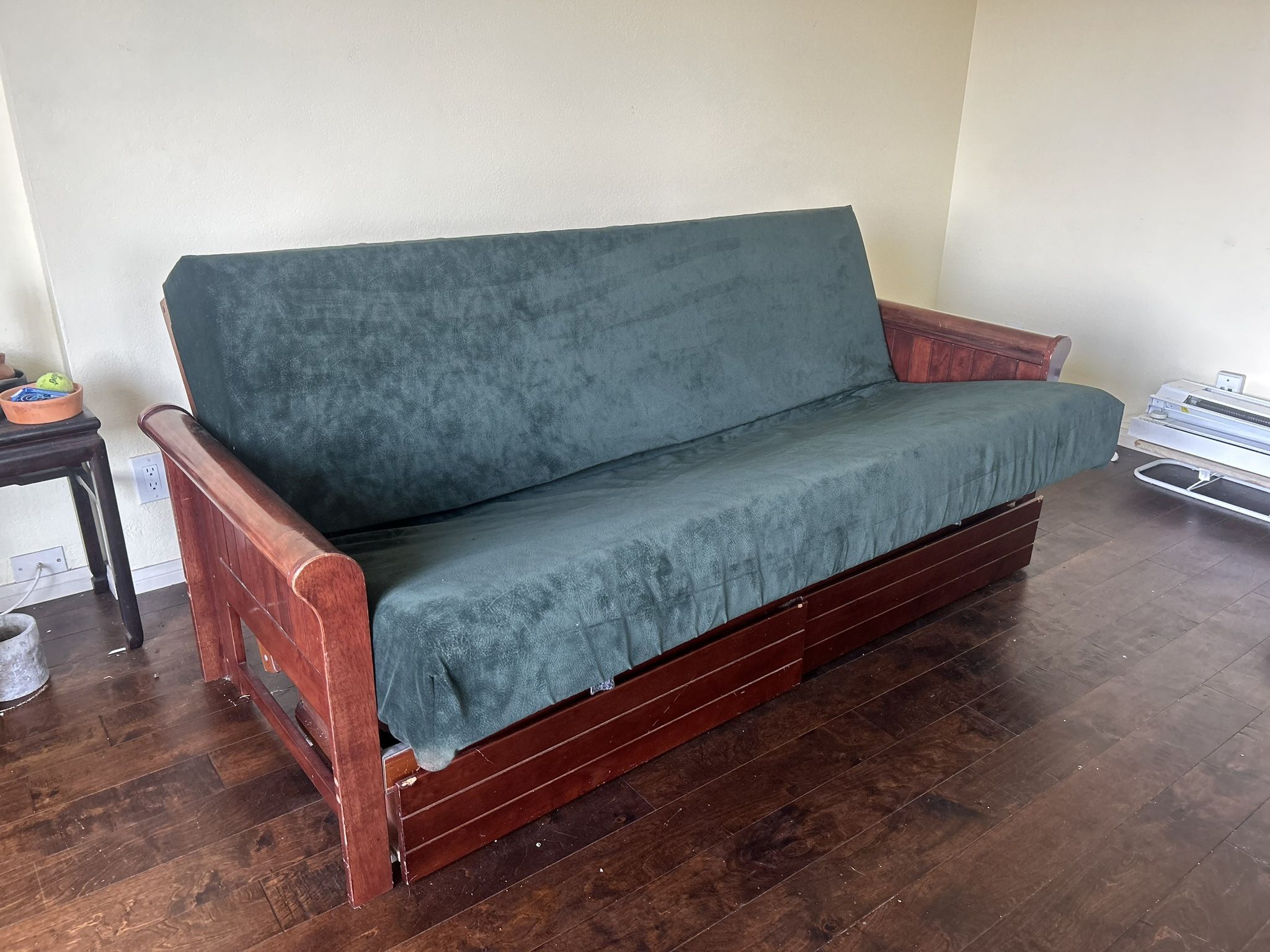 WOOD FUTON COUCH