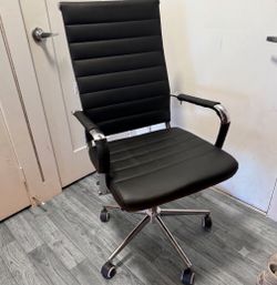 Black Desk Chair