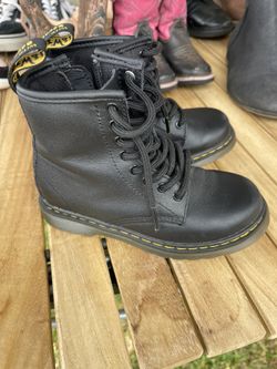 Kids Doc martins