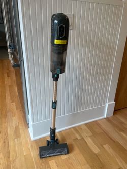 Cordless stick vacuum