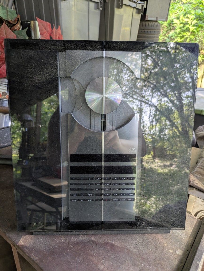 Bang & Olufsen Beo Sound Stand Up CD Player With Speakers