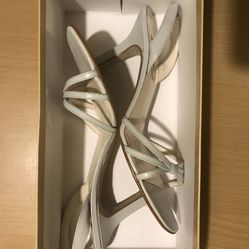 WOMEN SHOES SIZE 9M PALE BLUE 