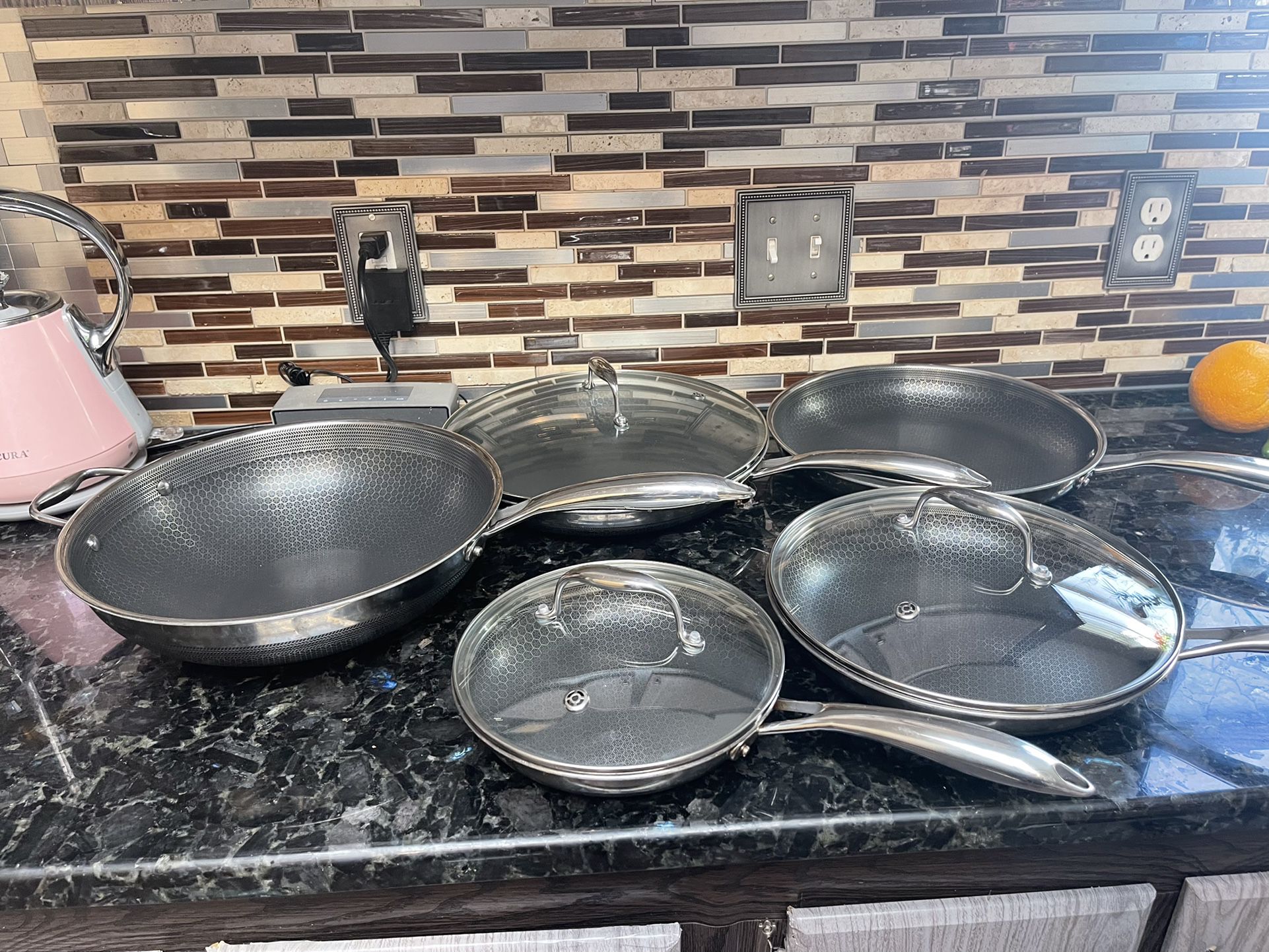 8 Piece hexclad Hybrid Cookware Set for Sale in Federal Way, WA