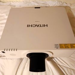 Hitachi Projector 7000lumen MSRP$3000