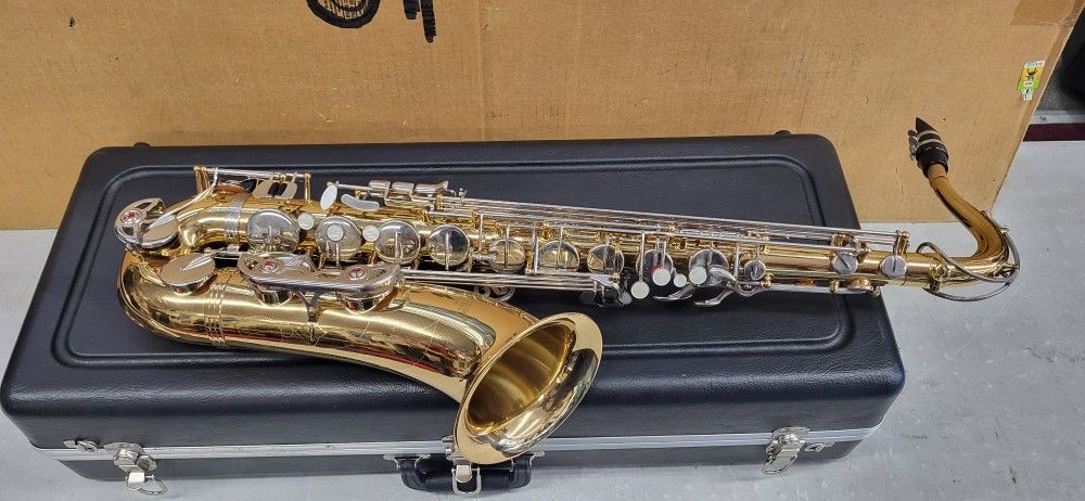 Selmer TS500 Tenor Saxophone With CASE