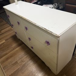 Dresser With Mirror