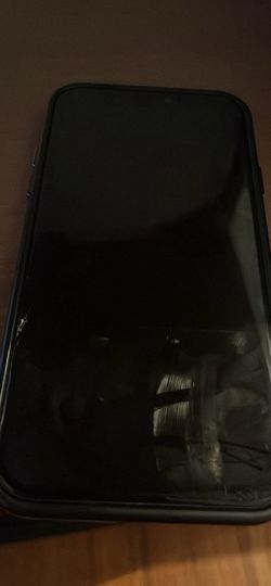 Iphone 11 unlocked 64gb 70%