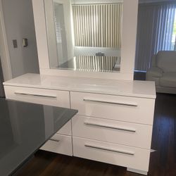 High Gloss White Dresser With Mirror And Nightstand