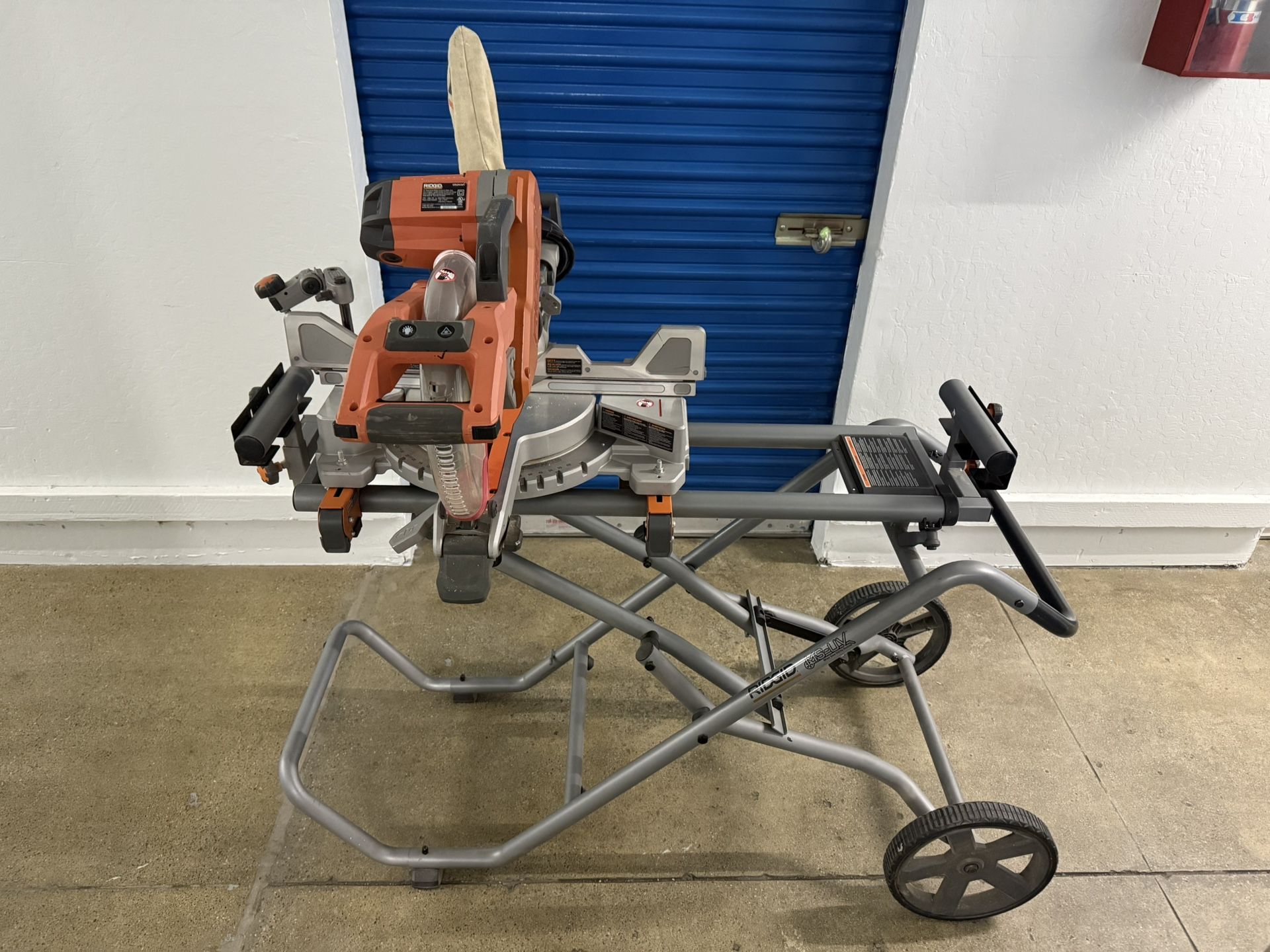 Ridgid Compound Miter Saw with Collapsible Stand and extra saw blade