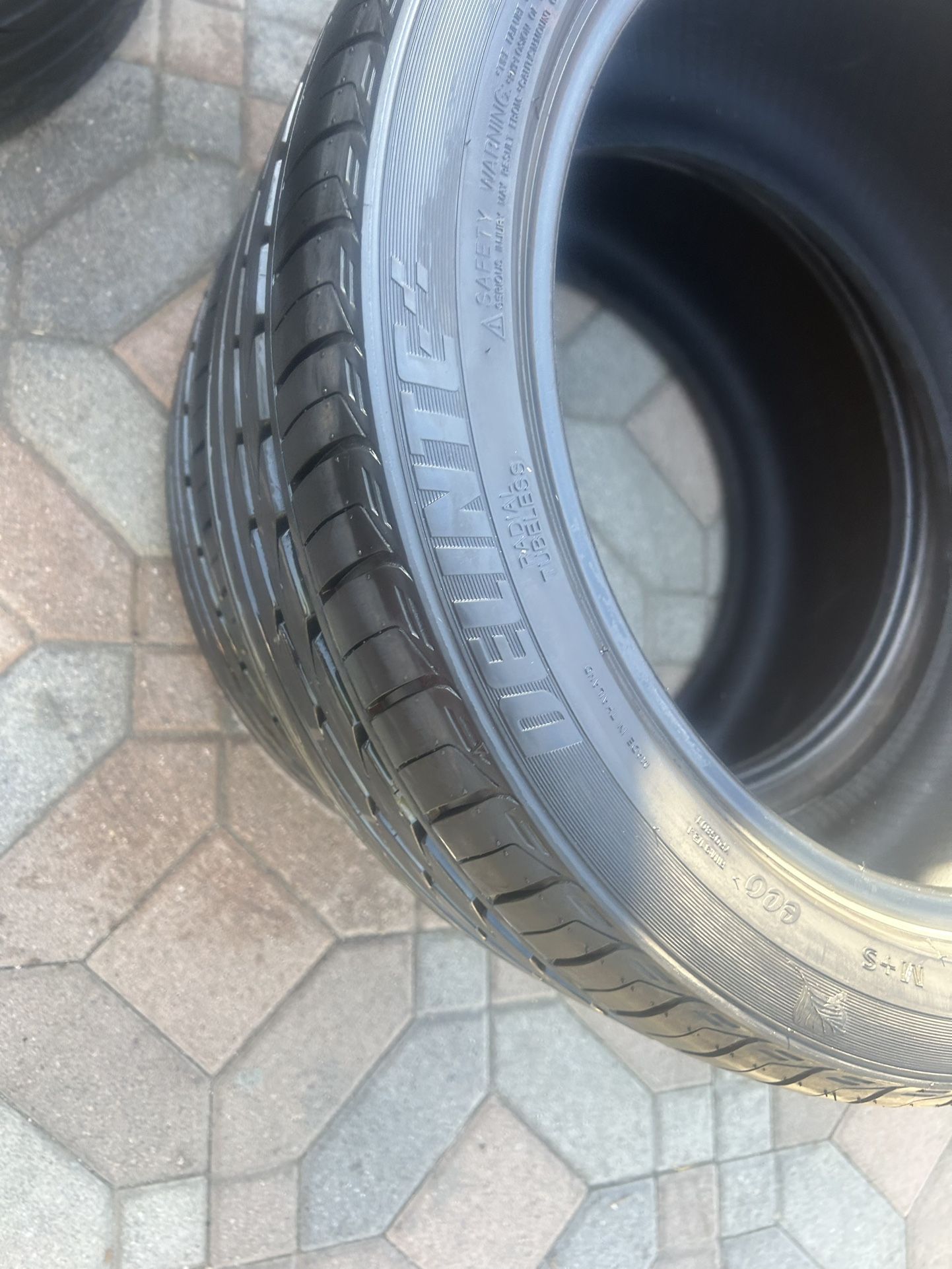 275/40zr19