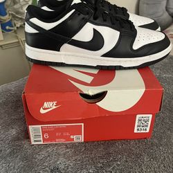 Nike SB Panda Dunks 