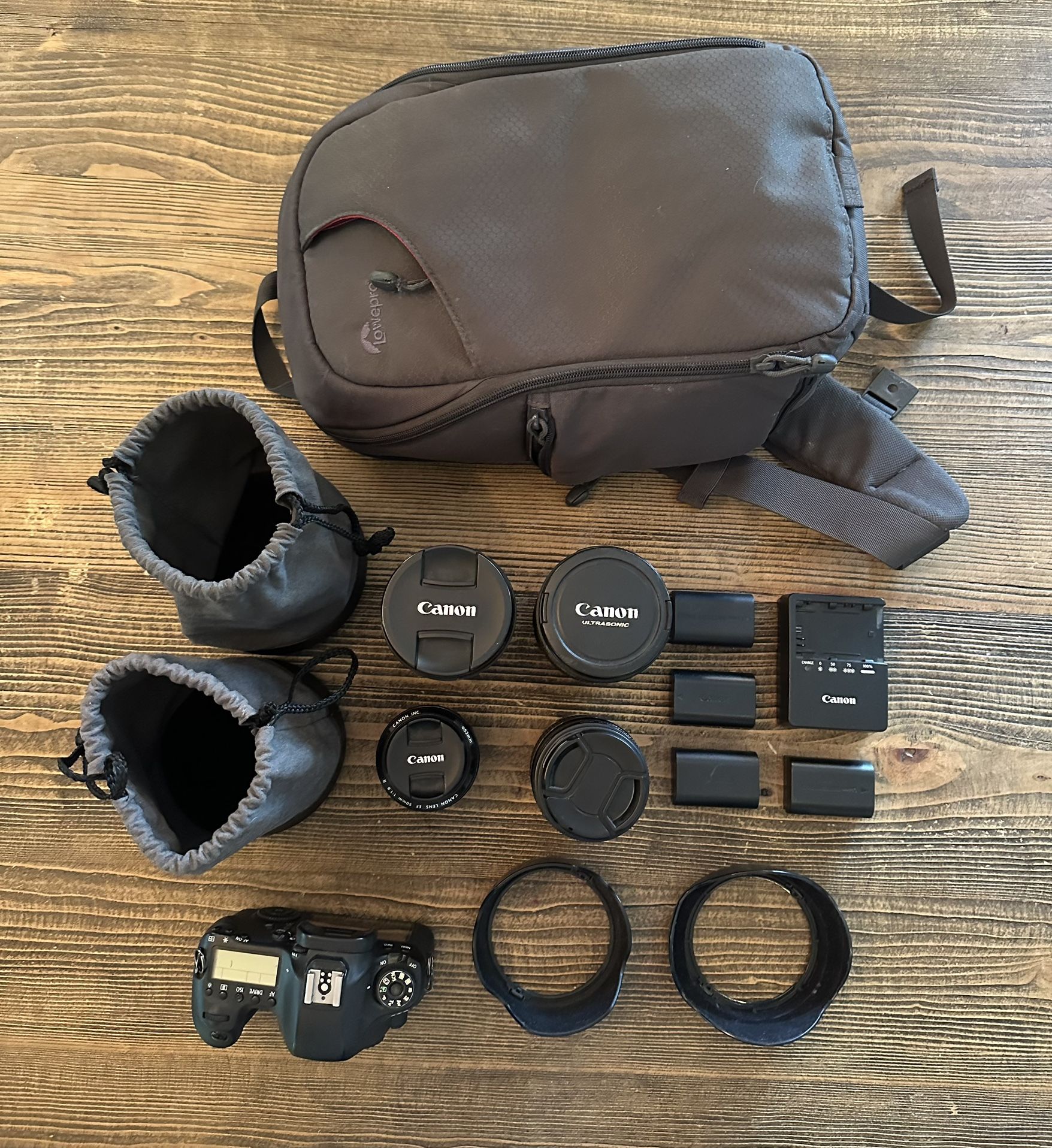 Canon 6D + 4 Lenses // 4 Batteries // Low pro Backpack & More…