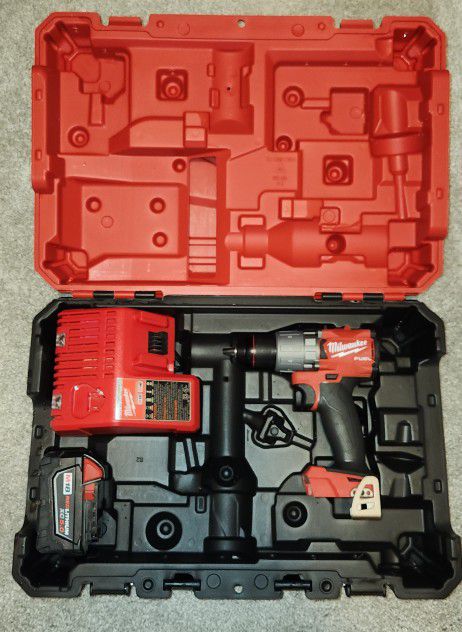 Milwaukee Hammer Drill M18 With Battery, Charger And Case 