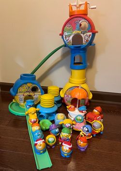 VINTAGE 1985 Parker Brothers Nerfuls Mega Lot – Round Town Village Playset, 17 Figures & Rare Insert