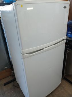 Whirlpool white top freezer refrigerator - Free delivery