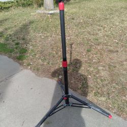 HOUSEHOLD EQUIPMENT! CONSTRACTION / PAINTING/ ROAD WORK ECT, TRY-POD! -

